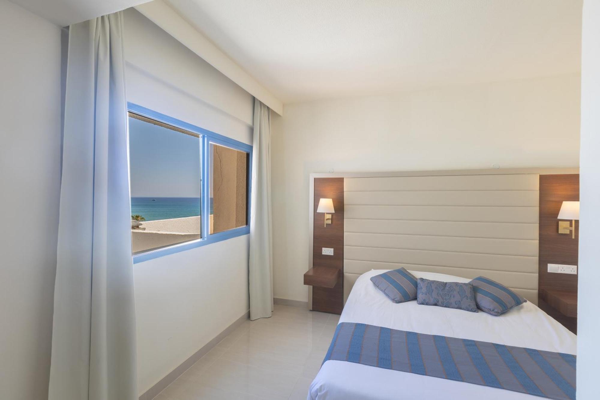 Iliada Beach Hotel Protaras Bagian luar foto