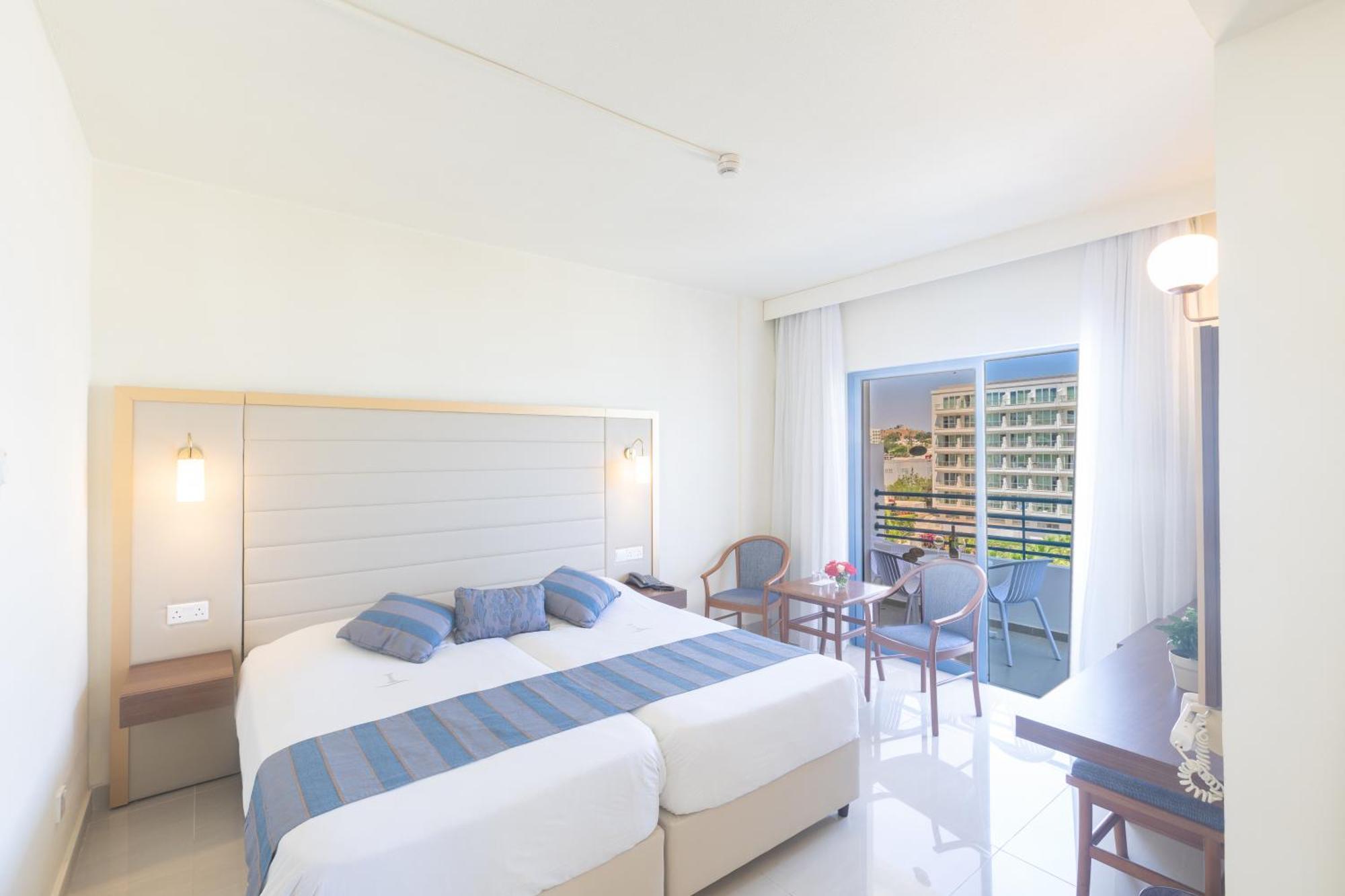 Iliada Beach Hotel Protaras Bagian luar foto