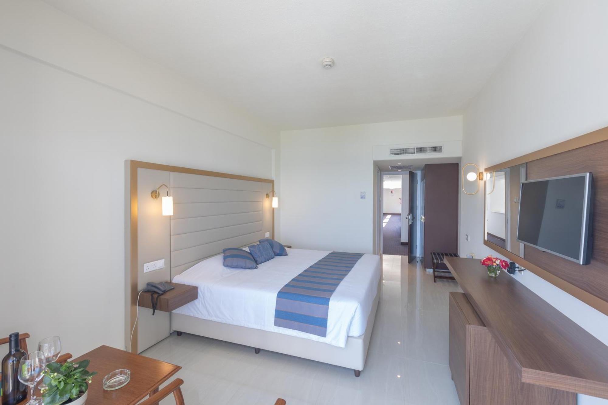 Iliada Beach Hotel Protaras Bagian luar foto